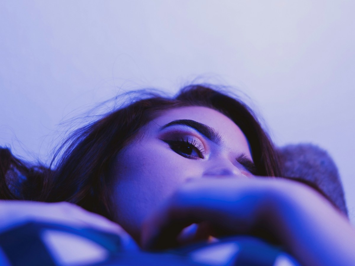 Pourquoi rêve-t-on encore de personnes du passé ? Quand l’inconscient fait son « reset&nbsp;»